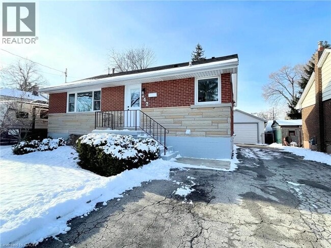 property at 242 W 17th St