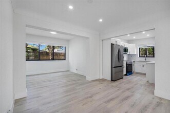 1720 N 25th Ave in Hollywood, FL - Building Photo - Building Photo