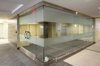 Knapp's Centre Apartments in Lansing, MI - Building Photo - Interior Photo