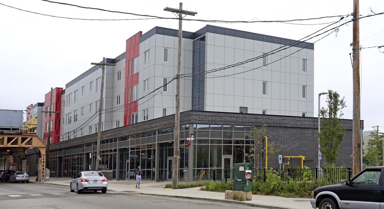 Woodlawn Station in Chicago, IL - Building Photo