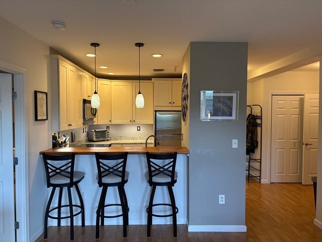 property at 1 Cityview Ln