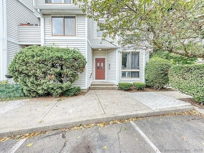 property at 999 Whalley Ave