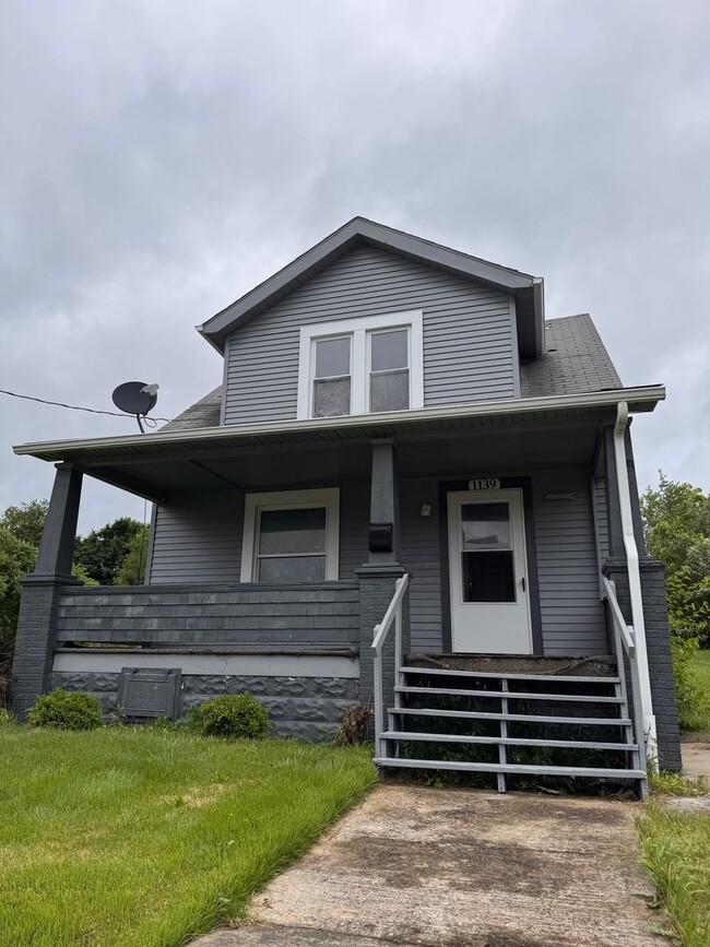 property at 1139 Wallis Ave