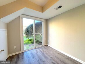 9689 Hagel Cir in Lorton, VA - Building Photo - Building Photo