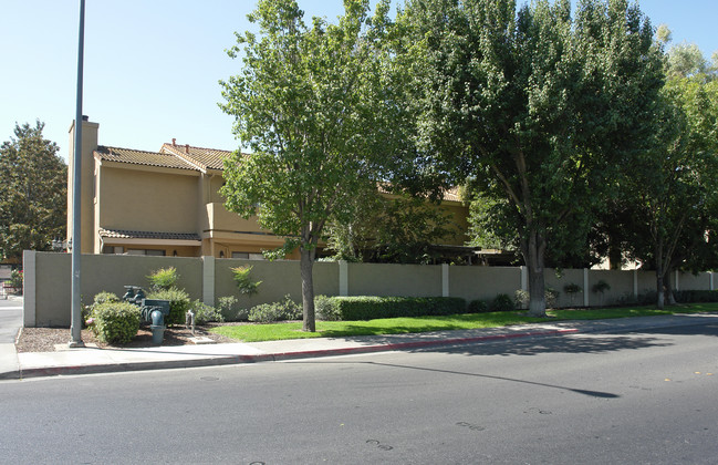 Normandy Park Condo in Modesto, CA - Building Photo - Building Photo