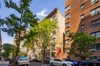 311 W 94th St in New York, NY - Building Photo - Primary Photo