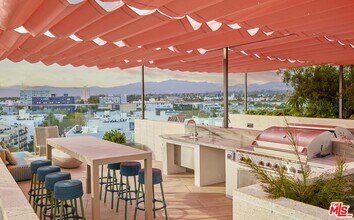 700 Broadway in Santa Monica, CA - Building Photo - Building Photo