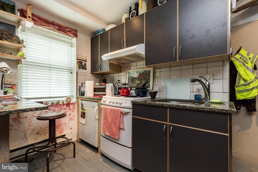 1202 N 7th St-Unit -3R in Philadelphia, PA - Foto de edificio