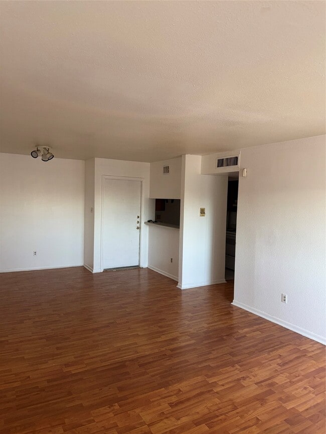 8519 Hearth Dr in Houston, TX - Building Photo - Building Photo