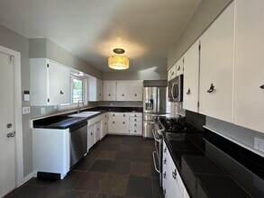 1311 E Maple Ave in Coeur d'Alene, ID - Building Photo - Building Photo