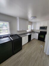 8234 Redwood Cir in Norfolk, VA - Building Photo - Building Photo