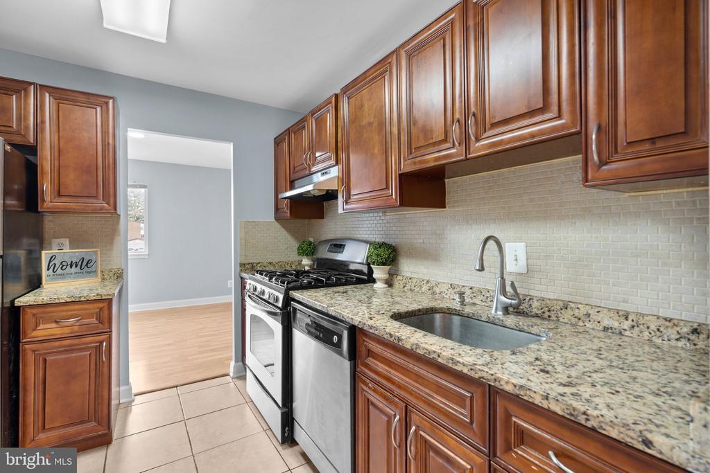 19413 Brassie Pl in Montgomery Village, MD - Building Photo