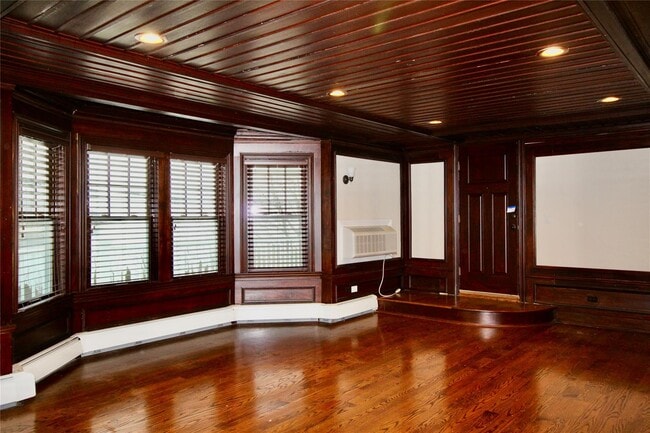 158 Woodbine Ave in Northport, NY - Building Photo - Building Photo