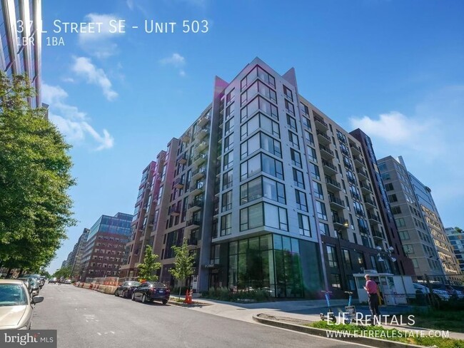 37 L St SE in Washington, DC - Building Photo - Building Photo