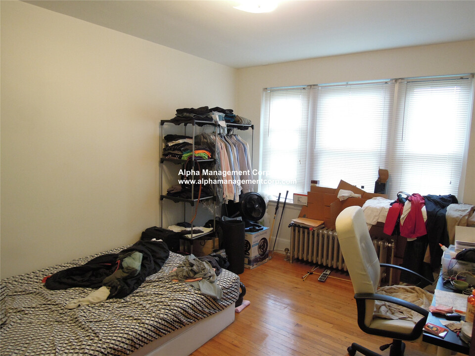 347 Pleasant St, Unit A1 in Malden, MA - Building Photo