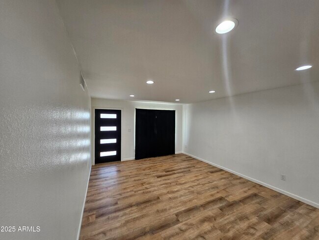 4910 W Corrine Dr in Glendale, AZ - Building Photo - Building Photo