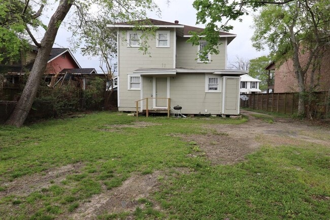 2237 North St in Beaumont, TX - Building Photo - Building Photo