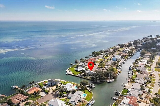 property at 3601 Coquina Key Dr SE