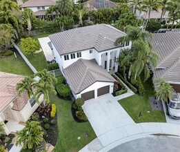 1008 Highland Meadows Dr in Weston, FL - Building Photo - Building Photo