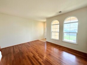 4290 Lasalle Dr in Merced, CA - Foto de edificio - Building Photo