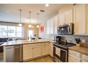 89 Zamora Pl in Oviedo, FL - Building Photo - Building Photo