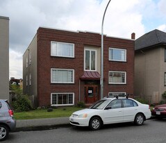 The Deneville in Vancouver, BC - Building Photo