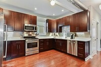 1437 W Oakdale Ave, Unit 2 in Chicago, IL - Building Photo - Building Photo