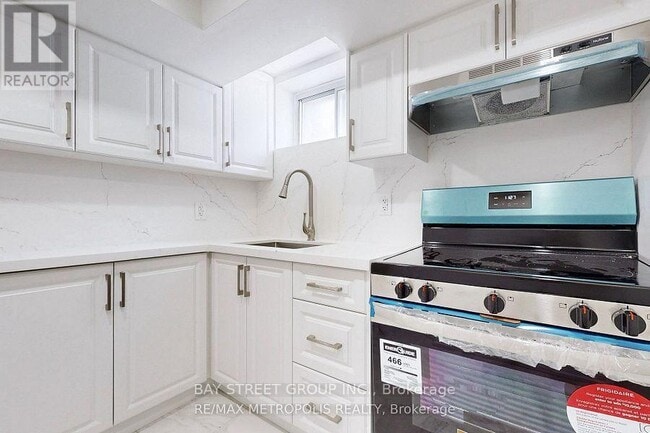 79 Ascolda Blvd in Toronto, ON - Building Photo - Building Photo