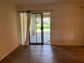 9550 N 94th Plz, Unit 104 in Scottsdale, AZ - Building Photo - Building Photo