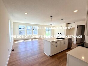 1323 S 4th St E in Louisburg, KS - Building Photo - Building Photo