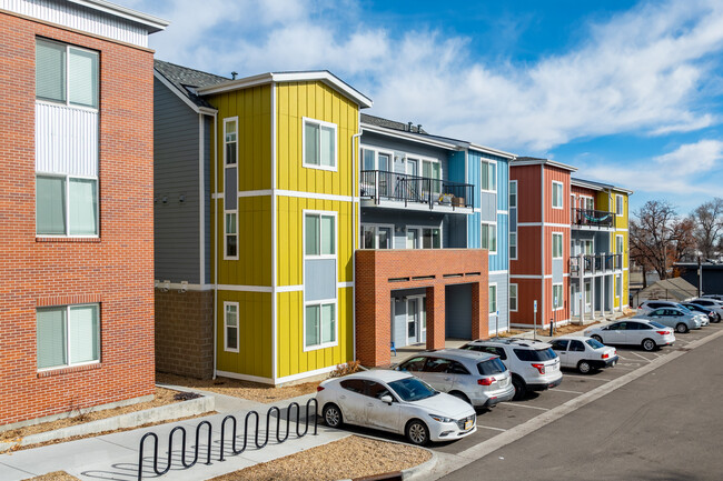 University Flats in Greeley, CO - Building Photo - Building Photo