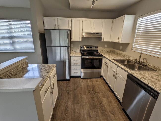 Spinnaker Cove Apartments