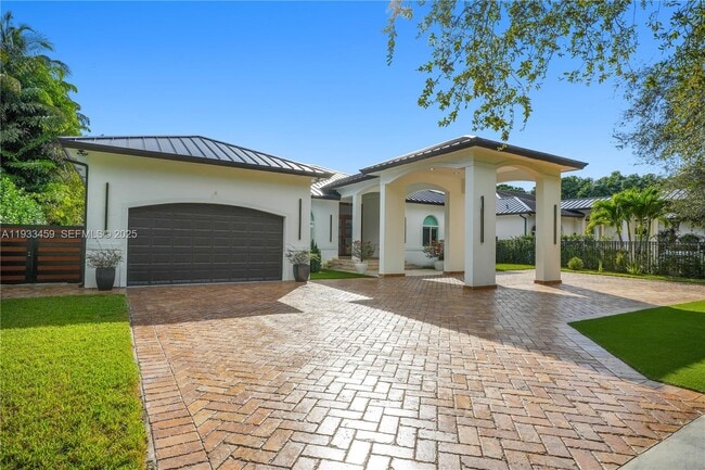 7780 SW 110th St in Pinecrest, FL - Building Photo - Building Photo