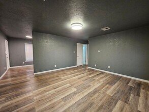 213 W Vida Way in Norman, OK - Building Photo - Building Photo