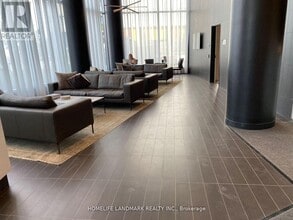 3900 Confederation Pkwy in Mississauga, ON - Building Photo - Building Photo