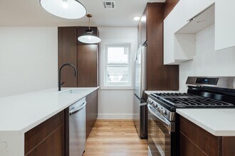 90 Hollywood Ave in East Orange, NJ - Building Photo - Building Photo