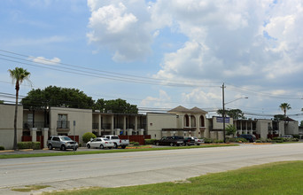 The Pointe in Pasadena, TX - Foto de edificio - Building Photo