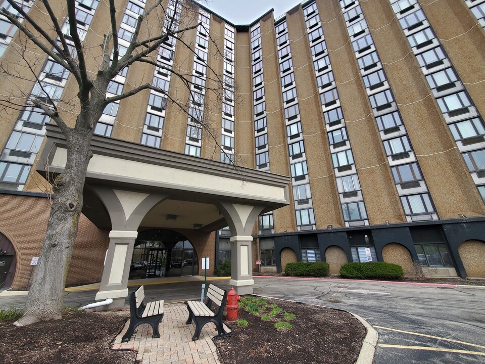 1 Renaissance Pl in Palatine, IL - Foto de edificio
