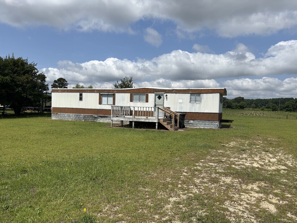12268 NC-96 in Dunn, NC - Building Photo