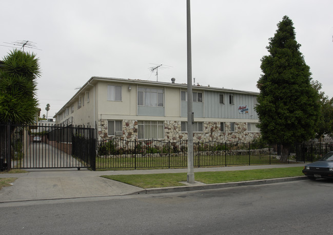 1618 N Hobart Blvd in Los Angeles, CA - Building Photo - Building Photo