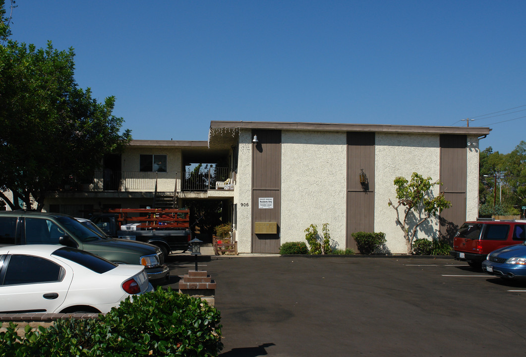 906 S Sunshine Ave in El Cajon, CA - Building Photo