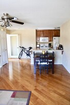 5567 Foxtail Loop, Unit Casita in Carlsbad, CA - Foto de edificio - Building Photo