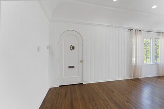 332 Crescent Dr in Beverly Hills, CA - Building Photo - Building Photo