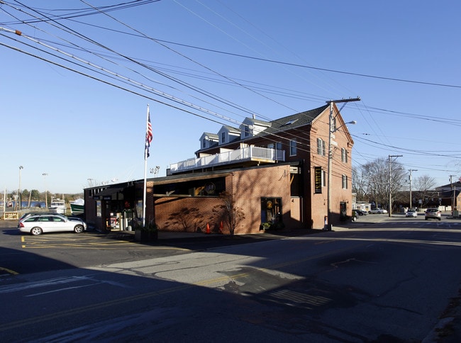 200-202 Merrimac St in Newburyport, MA - Building Photo - Building Photo