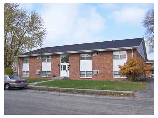 128 W Front St in Byron, IL - Foto de edificio - Building Photo