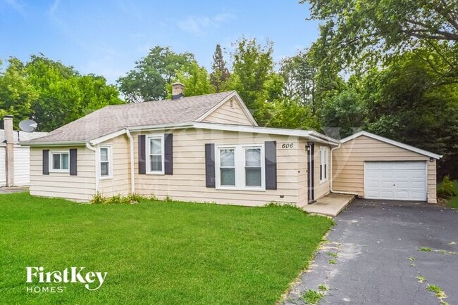 property at 606 Lake Shore Blvd