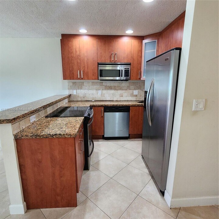 2170 NE 51st Ct in Fort Lauderdale, FL - Building Photo