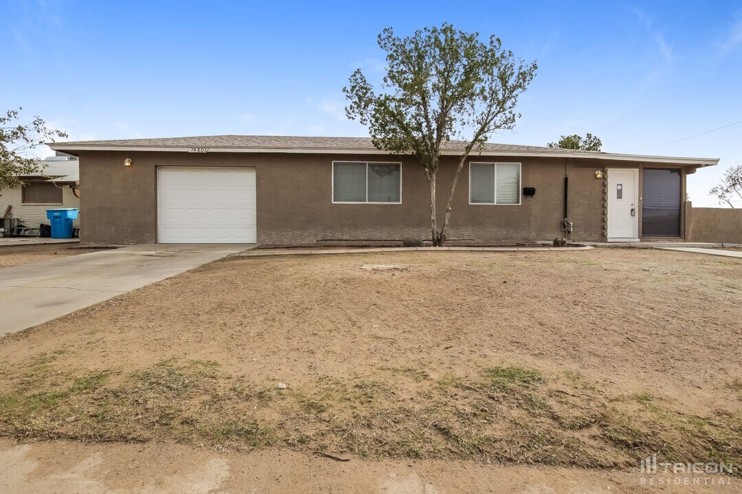 14801 N 29th Dr in Phoenix, AZ - Building Photo