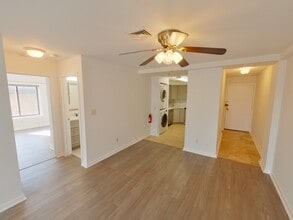 99 Teaneck Rd, Unit 118 in Ridgefield Park, NJ - Foto de edificio - Building Photo