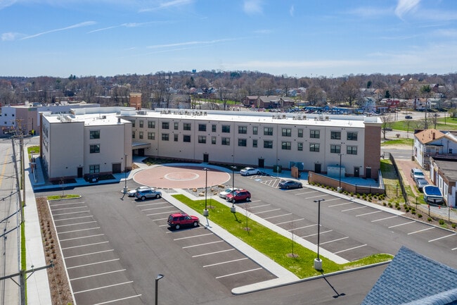 Middlebury Commons in Akron, OH - Building Photo - Building Photo